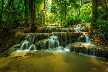 Papier Peint photo Cascades magnifique cascade en thaïlande, cascade de Pugang chiangrai