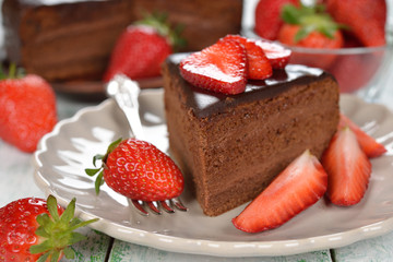 Chocolate cake with strawberries
