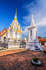 Fototapeta na wymiar Wat Phra Borommathat Chaiya Worawihan, an ancient temple at Chai