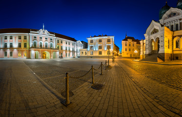 Fototapeta na wymiar Lossi Plats Square and Alexander Nevski Cathedral in the Evening