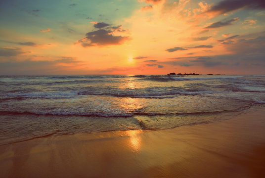 Fototapeta tropical sea sunset - vintage retro style