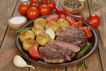 Steak with potatoes