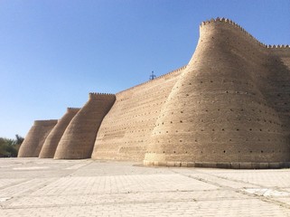 Fototapeta na wymiar Древняя крепостная стена, Узбекистан