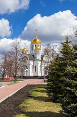Fototapeta na wymiar Church of St.George Victorious near the Volga river in Samara, R