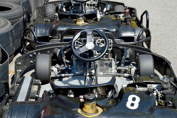Abgestellte Gokarts