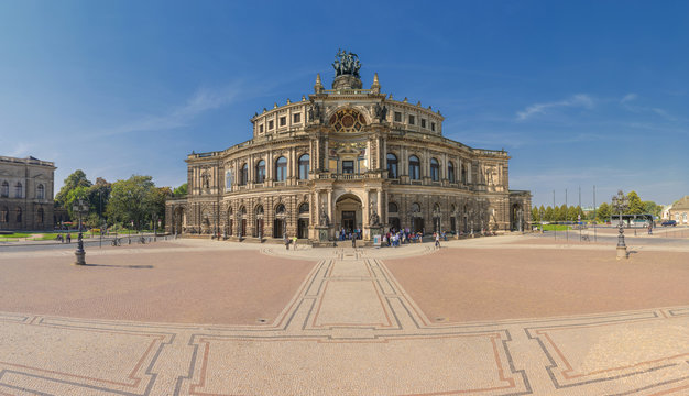 Semperoper Dresden Theaterplatz