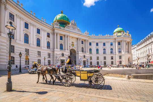 Fiaker Vor Der Alten Hofburg, Wien, Österreich