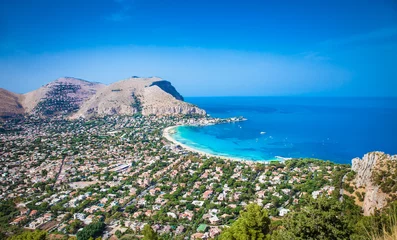 Fototapeten Panoramablick auf den Strand von Mondello in Palermo, Sizilien. © Aleksandar Todorovic