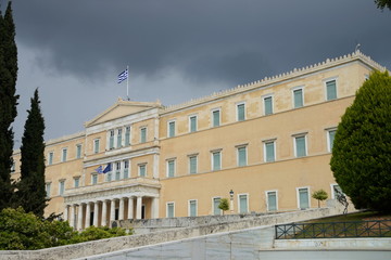 Obraz premium Black could over Hellenic Parliament, Athens, Greece