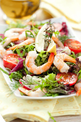 Salat mit garnelen 