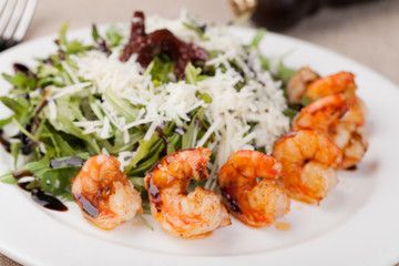salad with shrimps