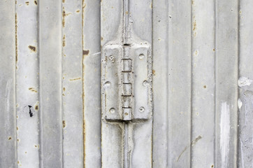 Metal hinge