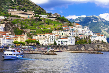 Fototapeta na wymiar pictorial Amalfi coast. Itay