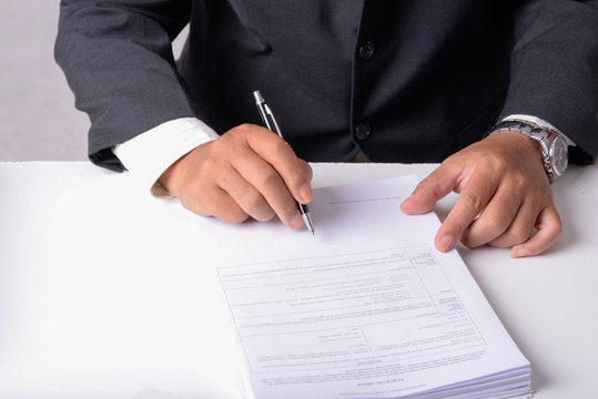 ビジネス書類への承認サイン