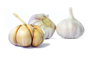 Obraz premium Fresh garlic isolated on white background