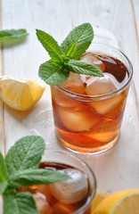 glasses of ice tea with mint