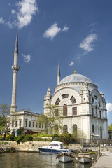 Fototapeta na wymiar Dolmabahce Mosque, Istanbul, Turkey