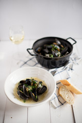 mussels in white wine