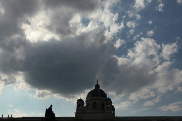 Obraz premium Monument to Empress Maria Theresa and the Natural History Museum