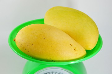 mango on weighting scale