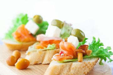 Bruschetta with smoked salmon