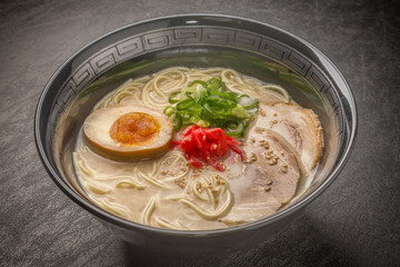 とんこつラーメン　 tonkotsu pork ramen Japanese food