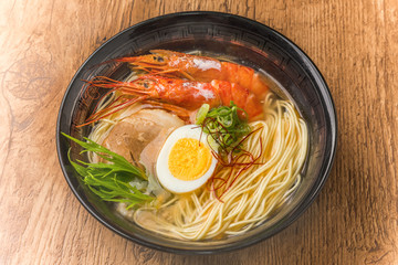 えびの塩ラーメン　ramen Japanese food

