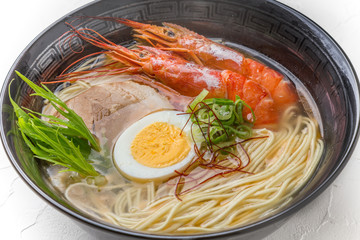 えびの塩ラーメン　ramen Japanese food
