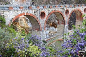 Obraz premium Marble quarry bridge in Carrara