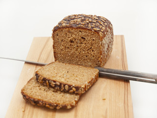 whole grain spelt bread with sunflower seeds