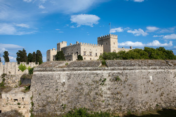 Fototapeta na wymiar The fortress walls of the medieval city of Rhodes, Greece