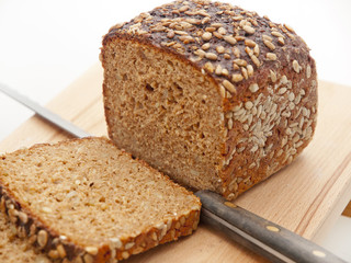 whole grain spelt bread with sunflower seeds