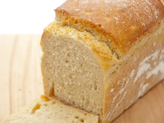 white spelt bread