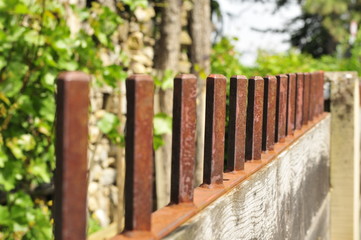 Eisenstangen als Zaun © Mitch Shark