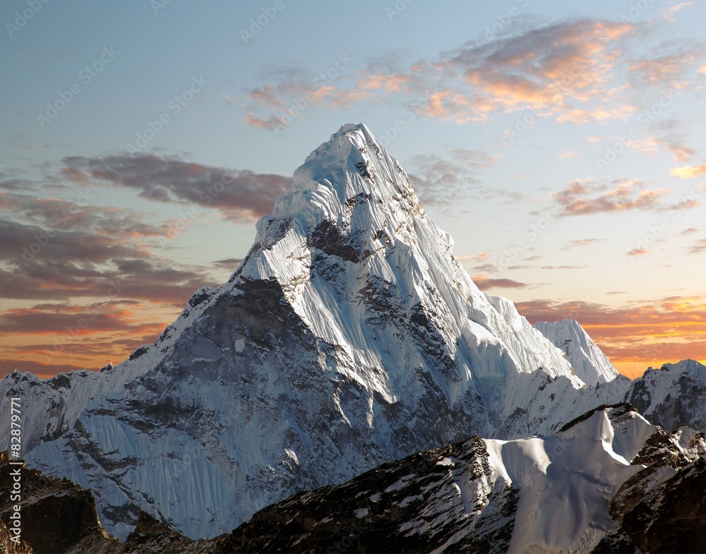 Wall mural ama dablam on the way to everest base camp