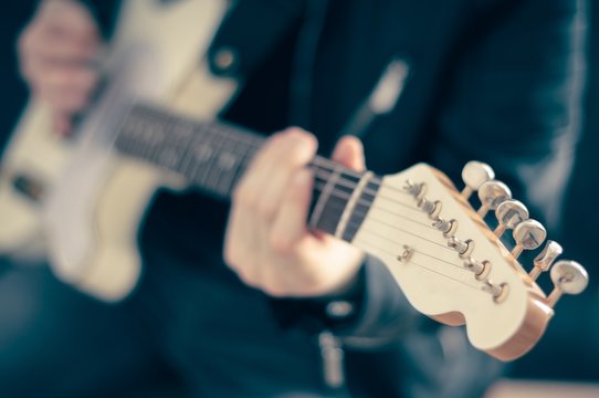 Electric guitar