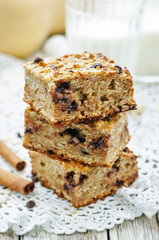 pumpkin cinnamon chip oatmeal bars.