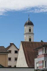Fototapeta na wymiar Häuser und Kirchturm in Langenargen