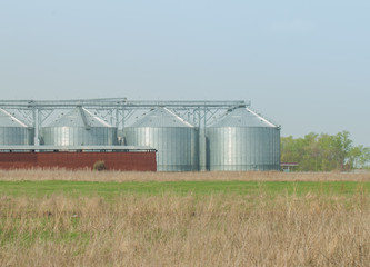 Fototapeta na wymiar silos for agricultural goods