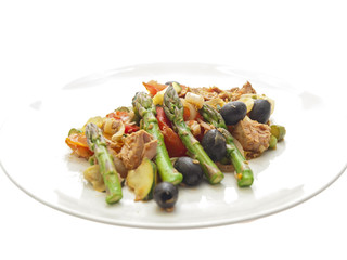 tuna fish with asparagus & mediterranean vegetables