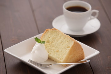 コーヒーとシフォンケーキ