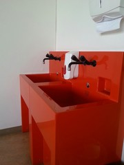 sanitäre anlage wasserhahn