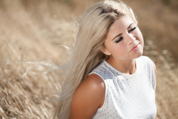 Naklejka premium Beautiful woman summer portrait skin care beauty girl