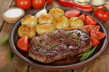 Steak with potatoes
