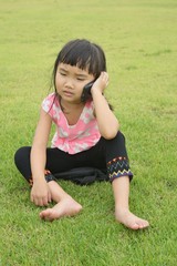 Kid use cellphone calling