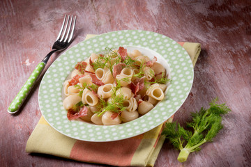 pasta with ham and fennel