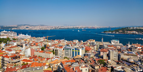 Fototapeta na wymiar The crossroad of Bosphorus strait and Golden Horn in Istanbul