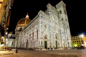 Duomo di Firenze in notturna