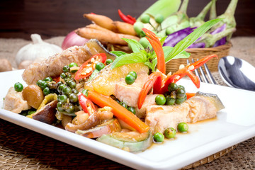 stir fish with spicy curry