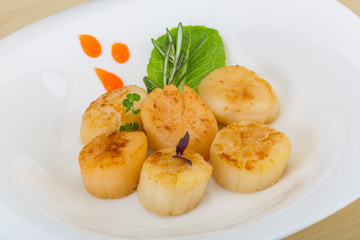 Grilled scallops
